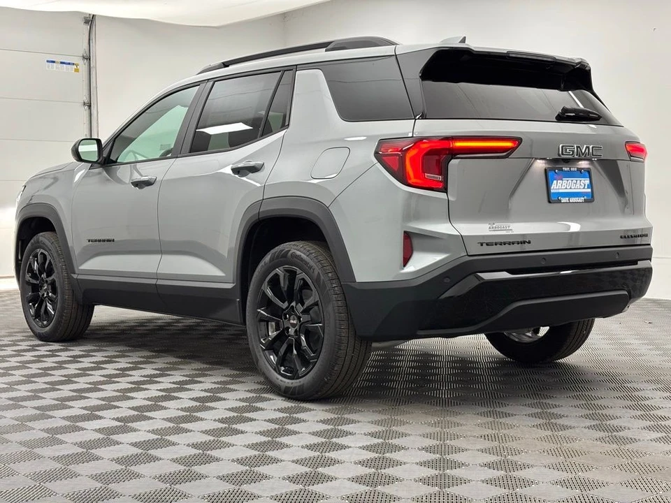 2026 GMC Terrain - Image 10 of 12