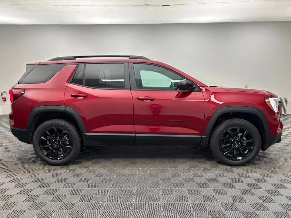 2026 GMC Terrain - Image 5 of 12