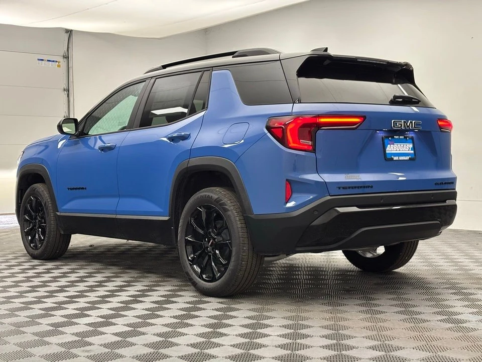 2026 GMC Terrain - Image 9 of 12