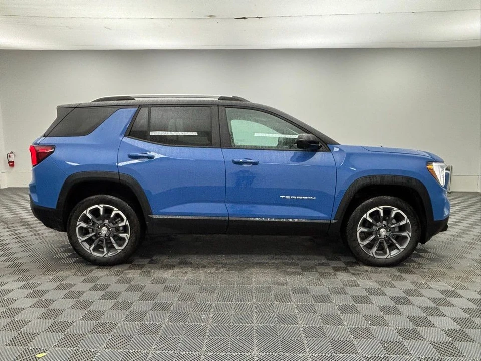 2026 GMC Terrain - Image 6 of 12