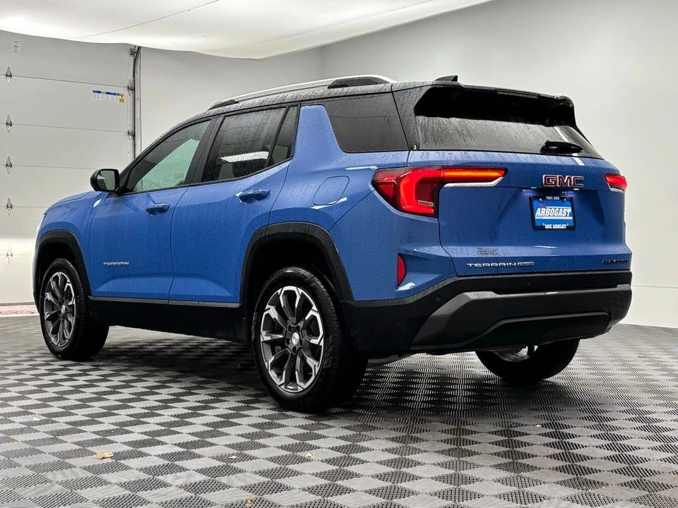 2026 GMC Terrain - Image 11 of 12