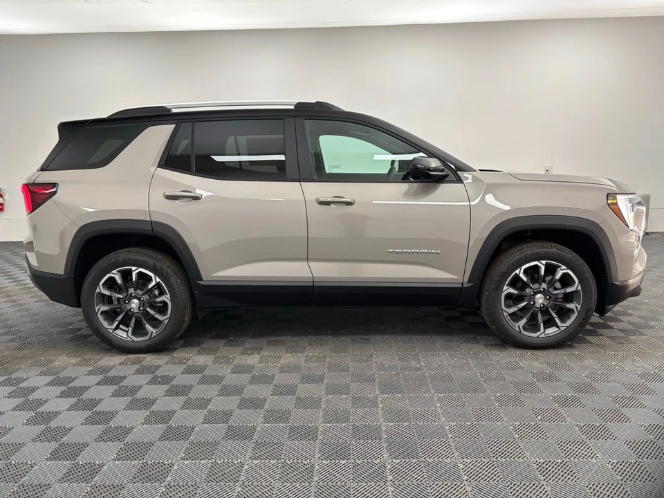 2026 GMC Terrain - Image 6 of 12
