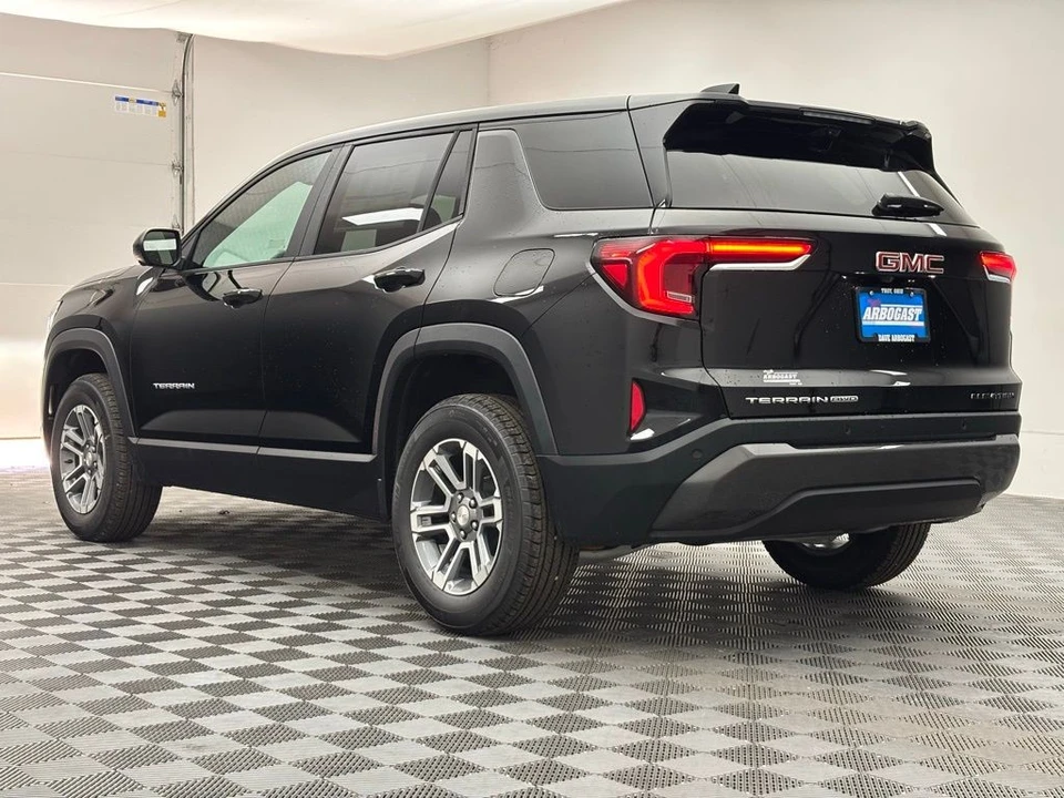 2026 GMC Terrain - Image 10 of 12