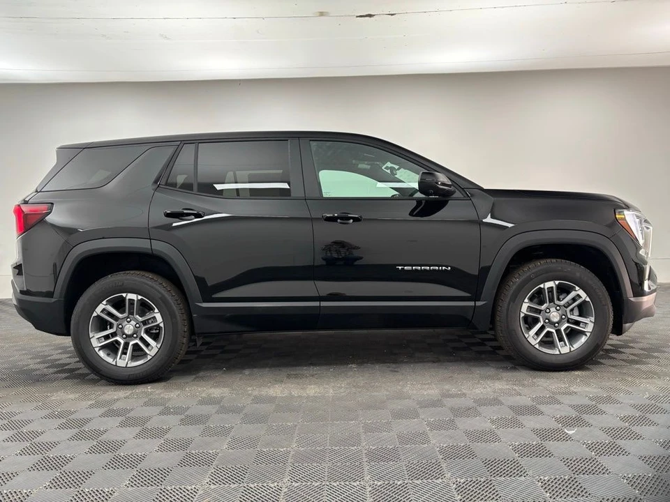 2026 GMC Terrain - Image 6 of 12