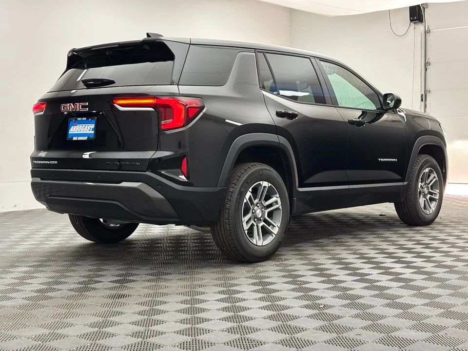 2026 GMC Terrain - Image 7 of 12