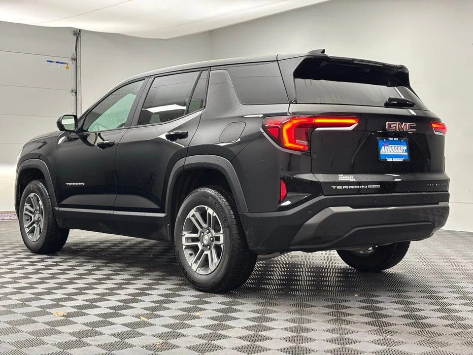 2026 GMC Terrain - Image 10 of 12