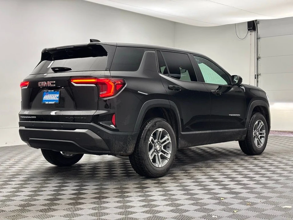 2026 GMC Terrain - Image 7 of 12