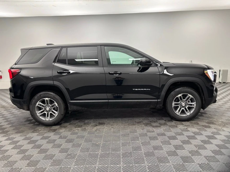 2026 GMC Terrain - Image 6 of 12