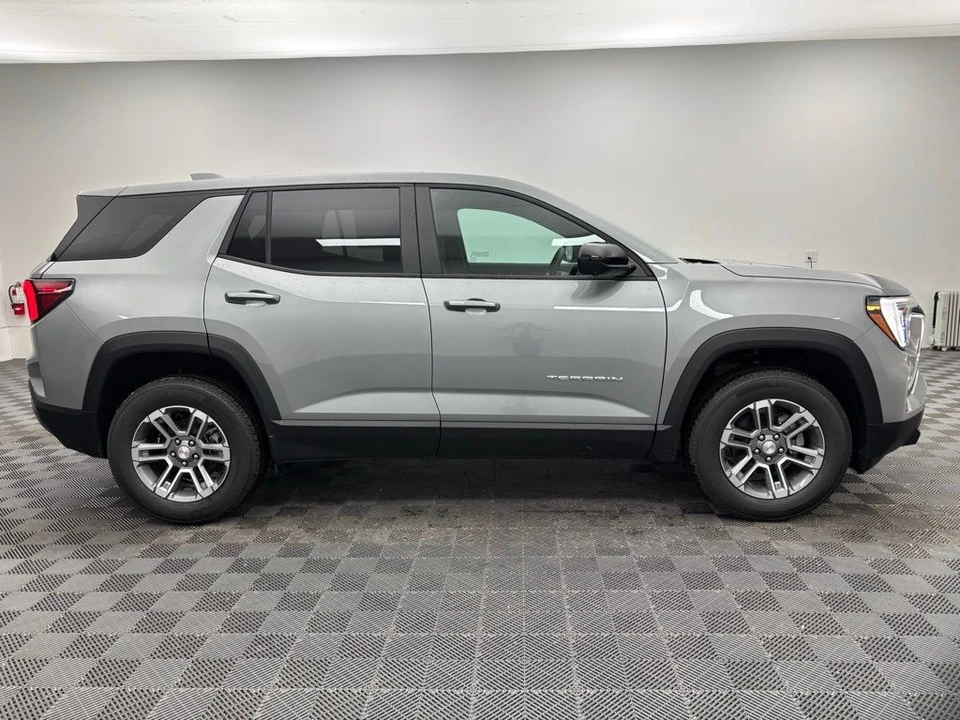 2026 GMC Terrain - Image 6 of 12