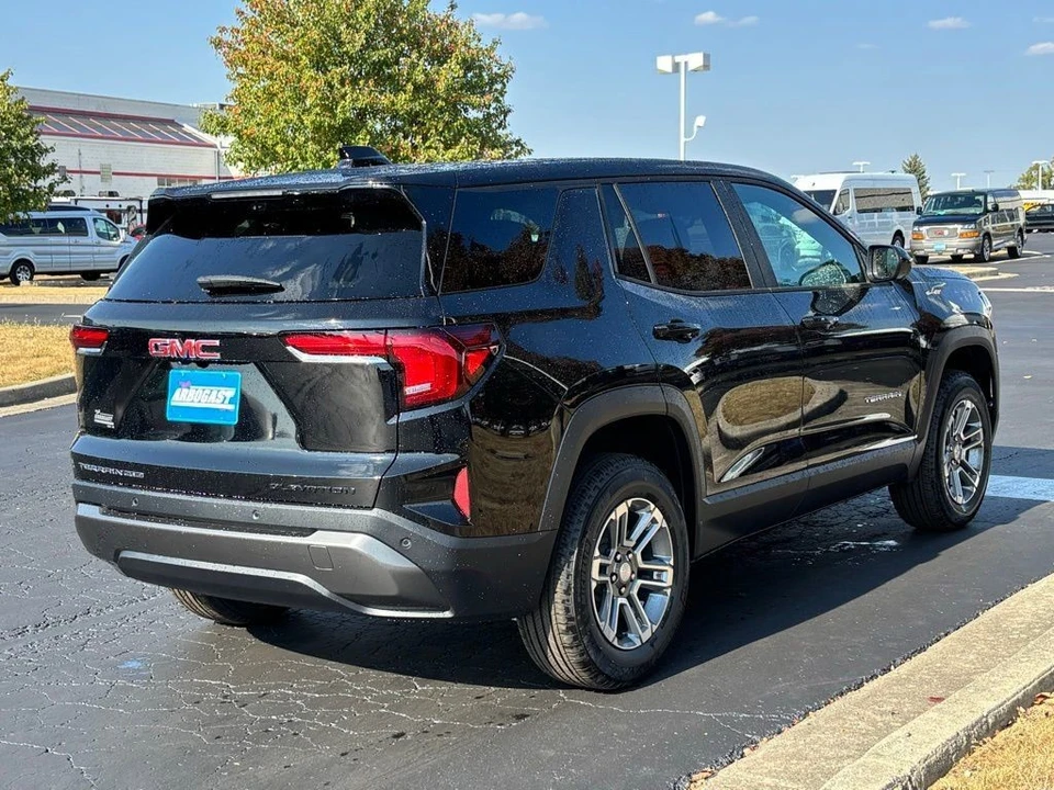 2026 GMC Terrain - Image 11 of 12