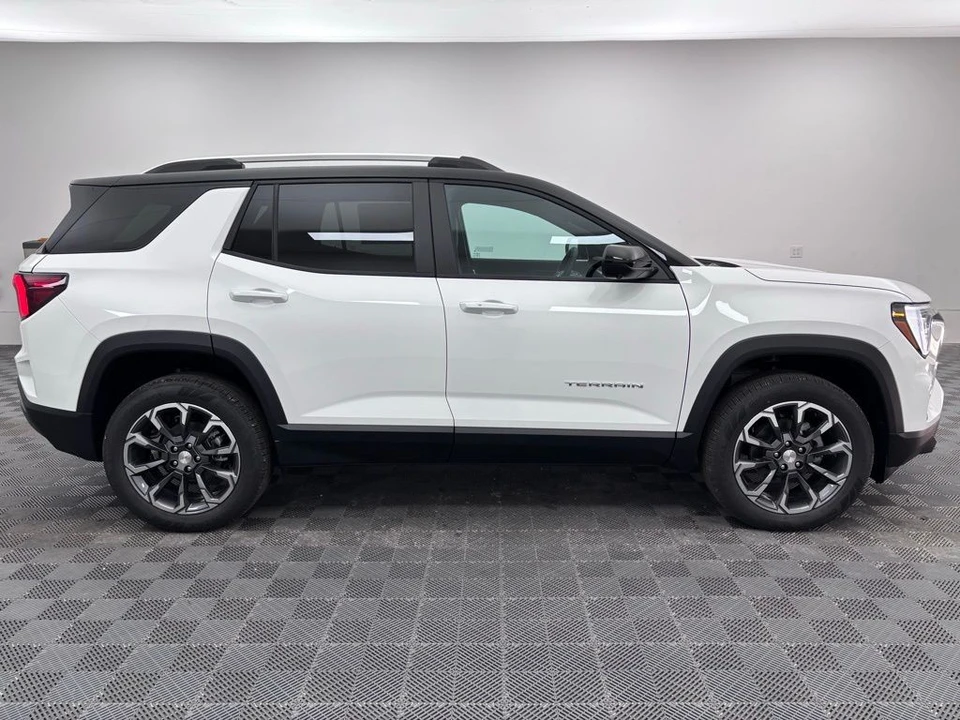 2026 GMC Terrain - Image 7 of 12