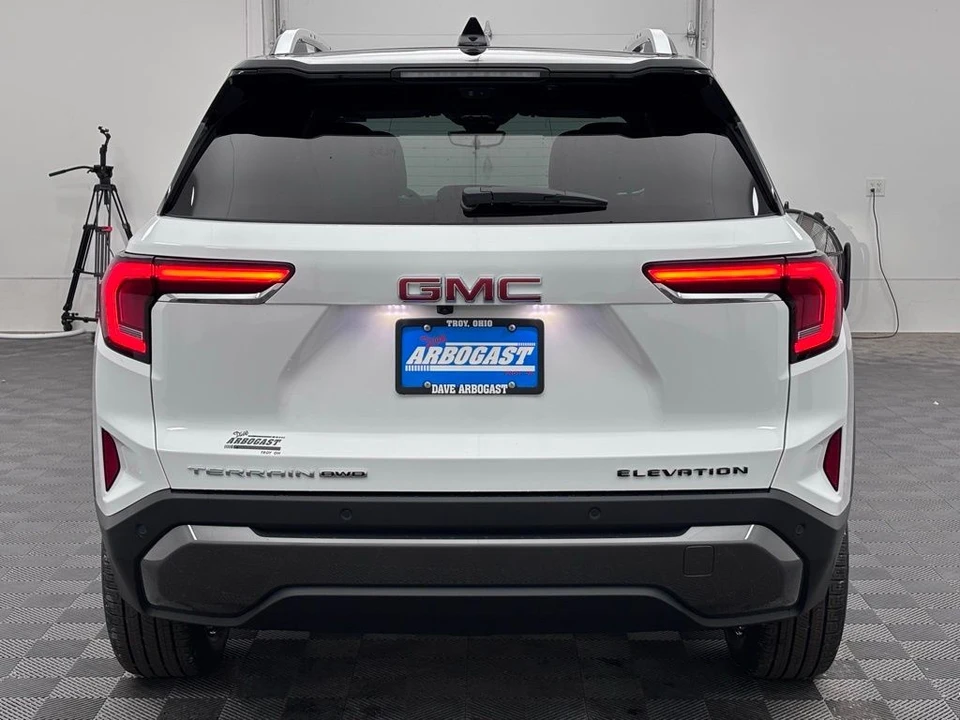 2026 GMC Terrain - Image 9 of 12