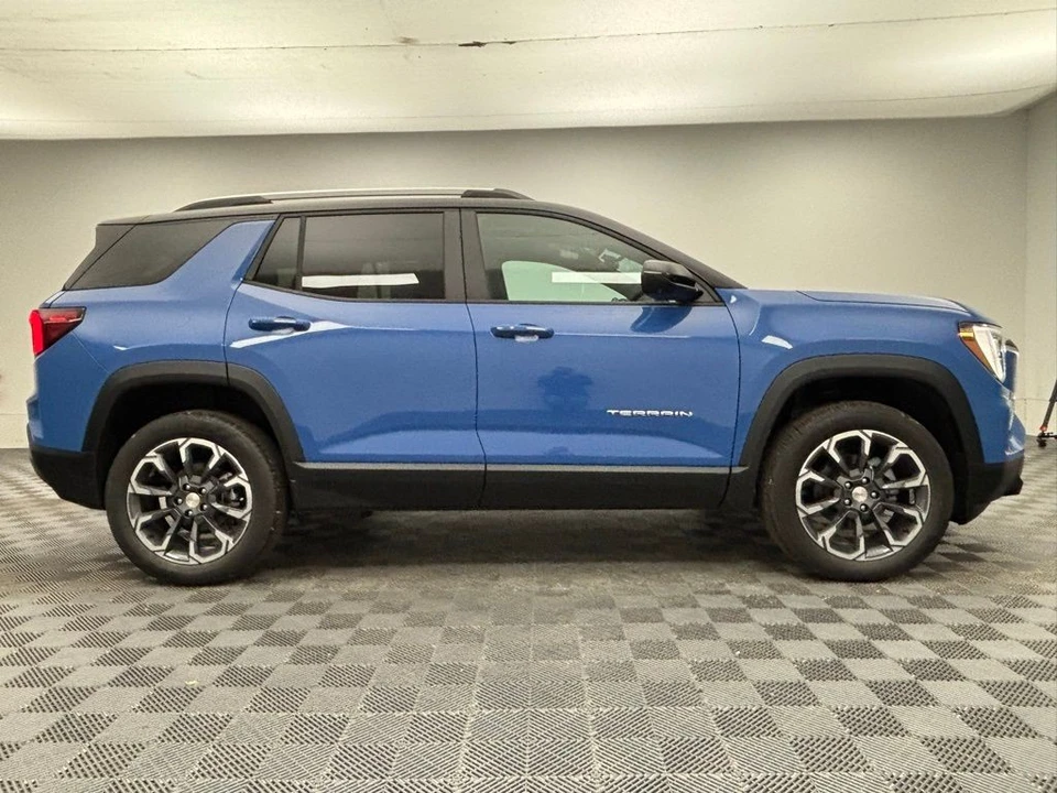 2026 GMC Terrain - Image 7 of 12