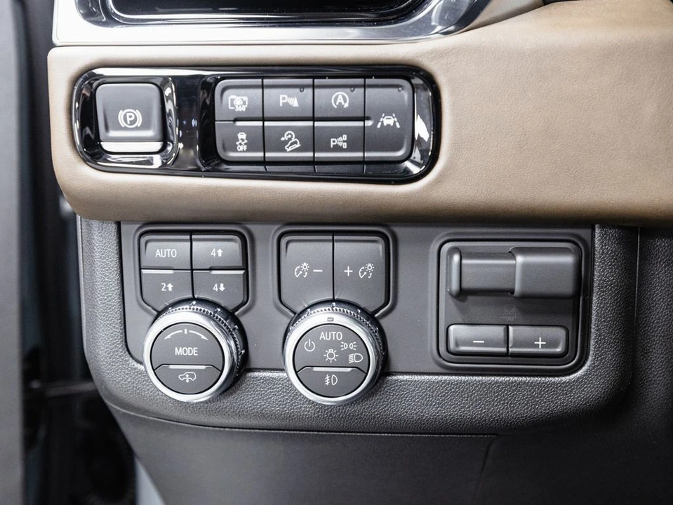 2026 GMC Yukon 5th Gen - Image 9 of 21