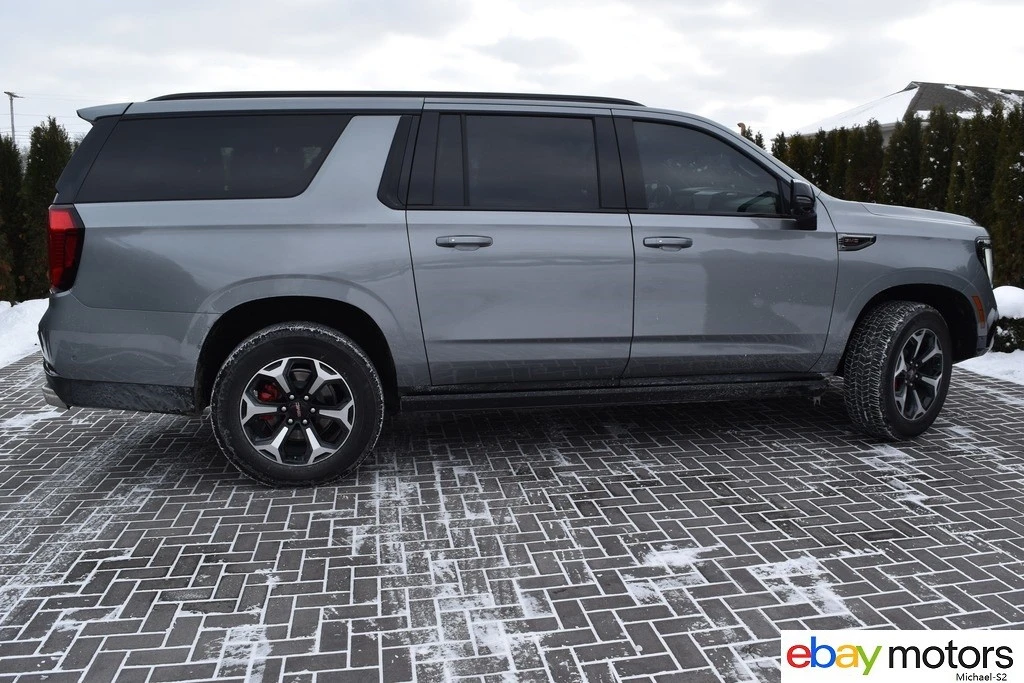 2026 GMC Yukon 5th Gen - Image 4 of 21