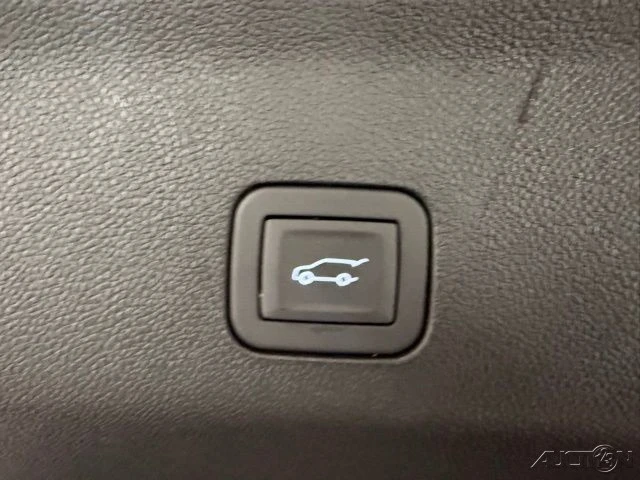 2026 GMC Yukon 5th Gen - Image 9 of 12