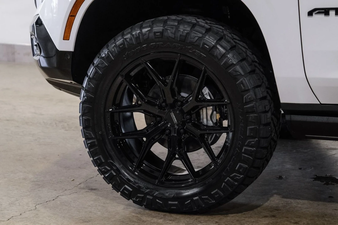 2026 GMC Yukon 5th Gen - Image 11 of 12