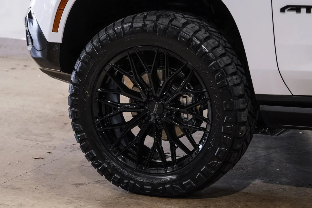 2026 GMC Yukon 5th Gen - Image 9 of 12