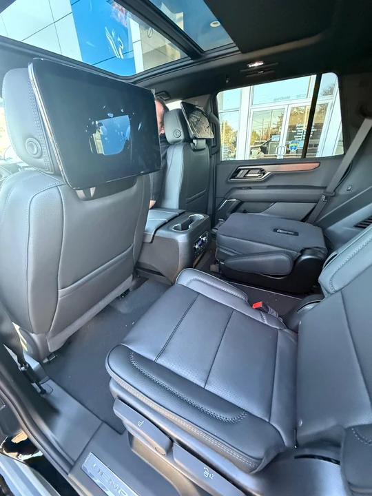 2026 GMC Yukon 5th Gen - Image 6 of 7