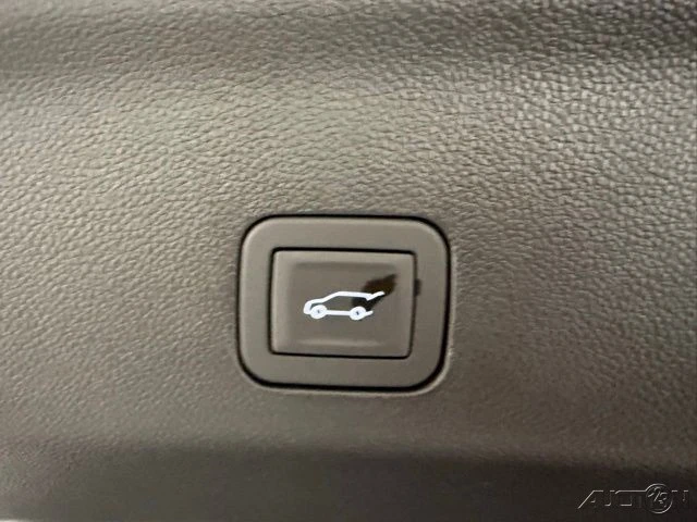 2026 GMC Yukon 5th Gen - Image 9 of 21
