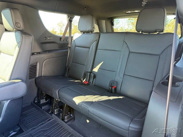 2026 GMC Yukon 5th Gen - Image 18 of 21