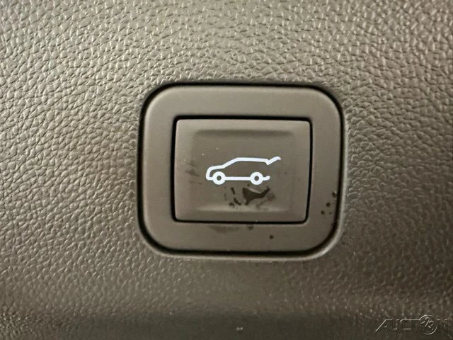 2026 GMC Yukon 5th Gen - Image 9 of 21