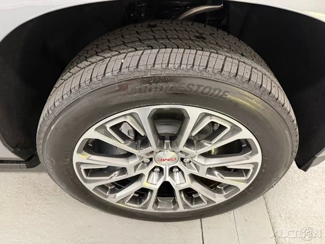 2026 GMC Yukon 5th Gen - Image 4 of 12