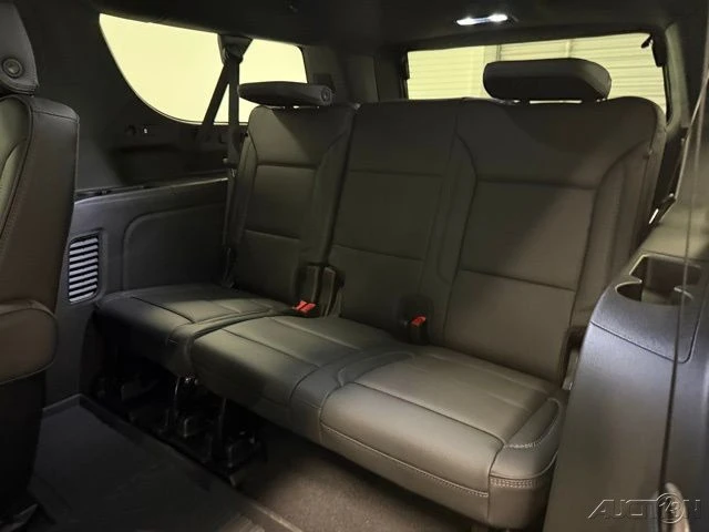 2026 GMC Yukon 5th Gen - Image 18 of 21