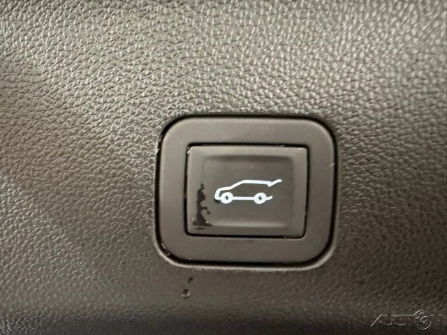 2026 GMC Yukon 5th Gen - Image 9 of 21
