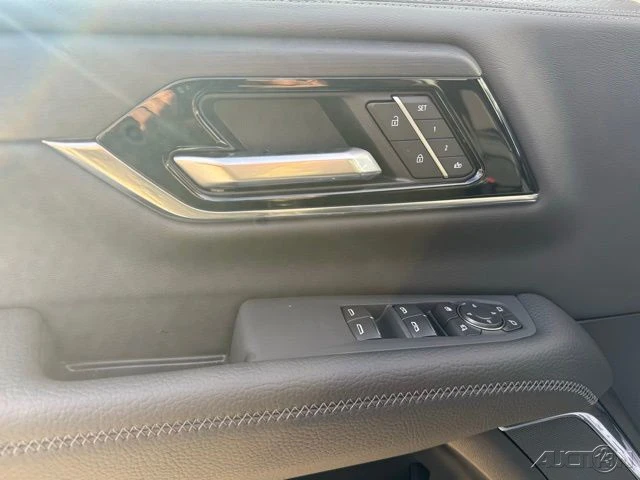 2026 GMC Yukon 5th Gen - Image 14 of 21