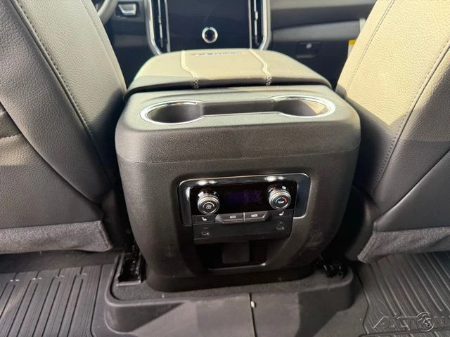 2026 GMC Yukon 5th Gen - Image 18 of 21