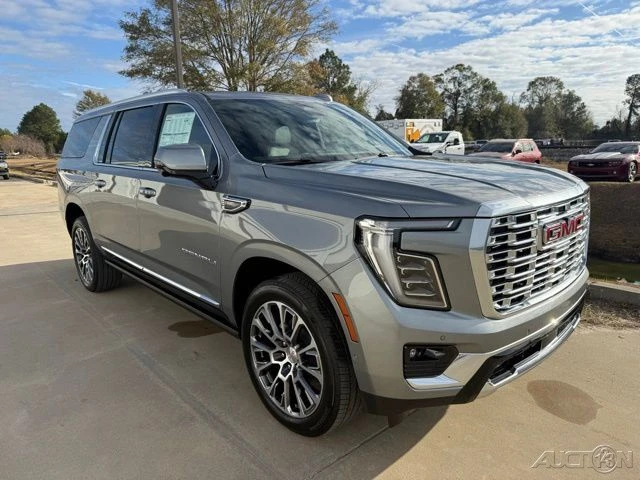 2026 GMC Yukon 5th Gen - Image 3 of 21