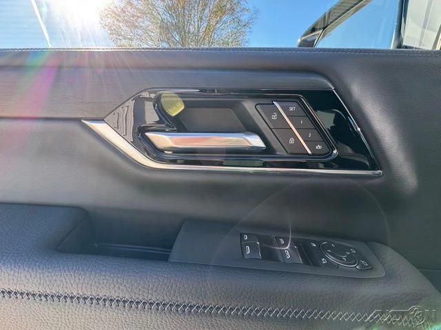 2026 GMC Yukon 5th Gen - Image 16 of 20