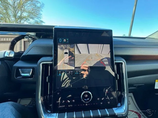 2026 GMC Yukon 5th Gen - Image 19 of 20