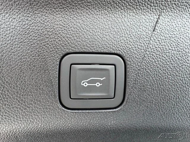 2026 GMC Yukon 5th Gen - Image 8 of 20