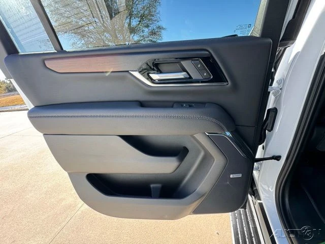 2026 GMC Yukon 5th Gen - Image 9 of 20