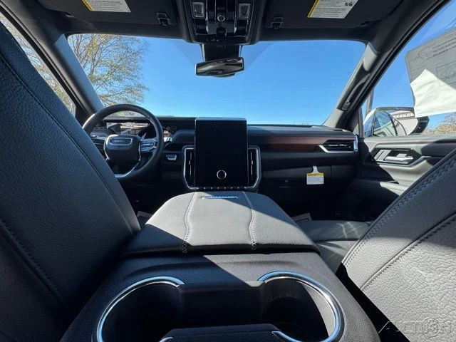 2026 GMC Yukon 5th Gen - Image 14 of 20