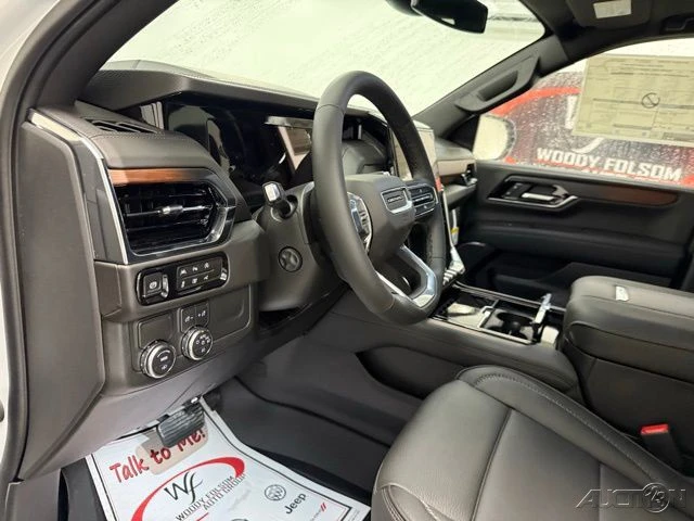 2026 GMC Yukon 5th Gen - Image 13 of 21
