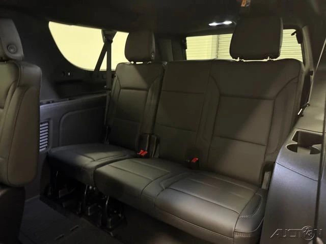 2026 GMC Yukon 5th Gen - Image 18 of 21