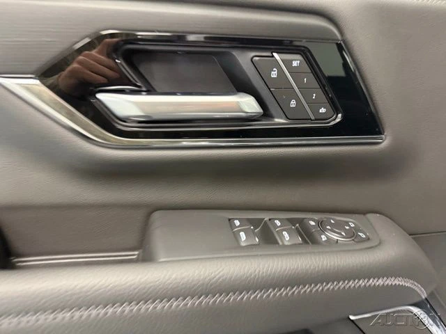 2026 GMC Yukon 5th Gen - Image 15 of 21