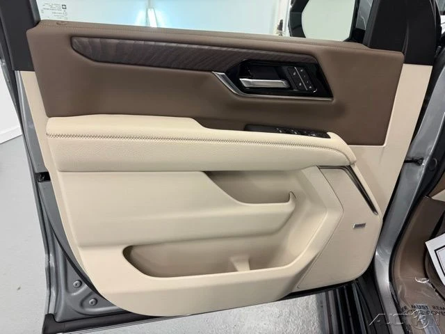 2026 GMC Yukon 5th Gen - Image 14 of 21