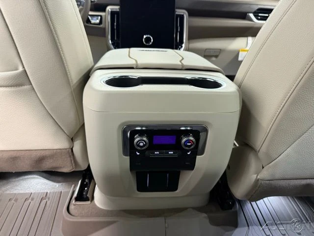 2026 GMC Yukon 5th Gen - Image 19 of 21