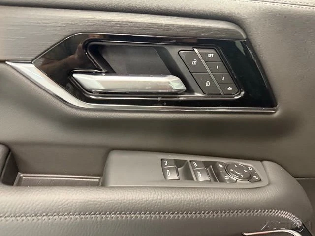 2026 GMC Yukon 5th Gen - Image 15 of 21