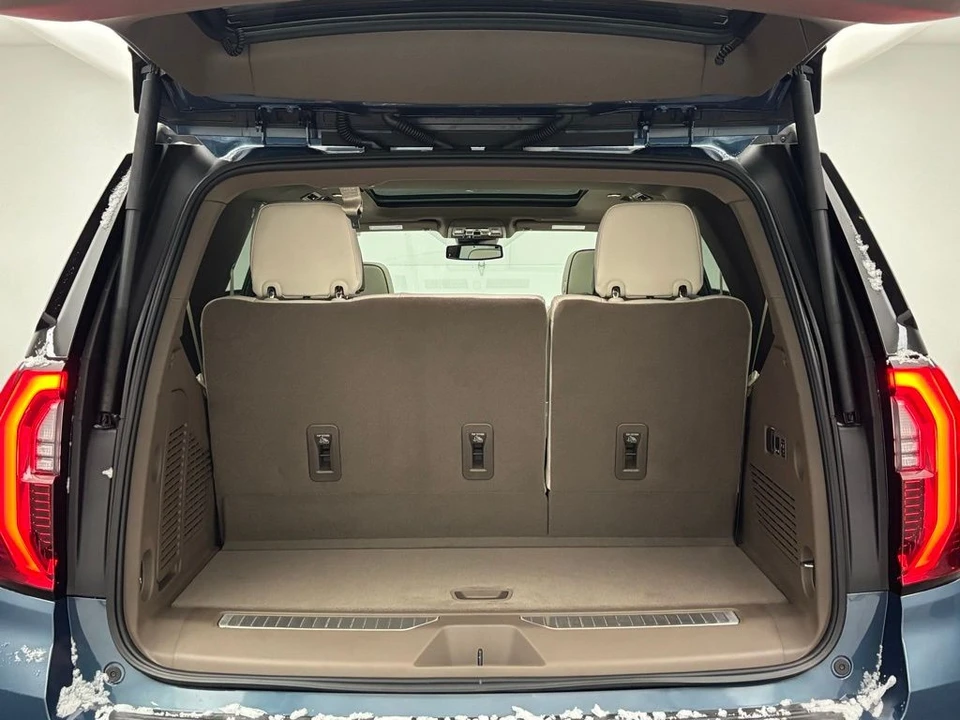 2026 GMC Yukon 5th Gen - Image 10 of 12