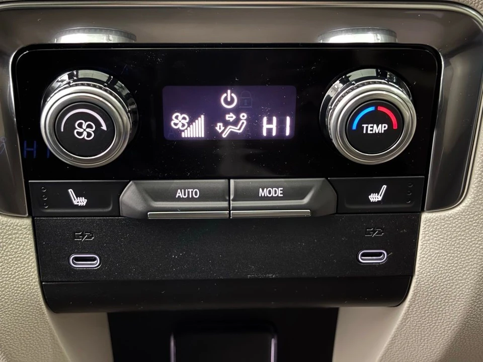 2026 GMC Yukon 5th Gen - Image 6 of 12