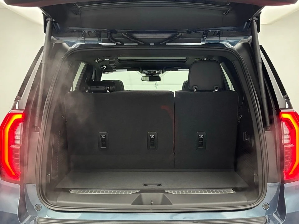 2026 GMC Yukon 5th Gen - Image 10 of 12