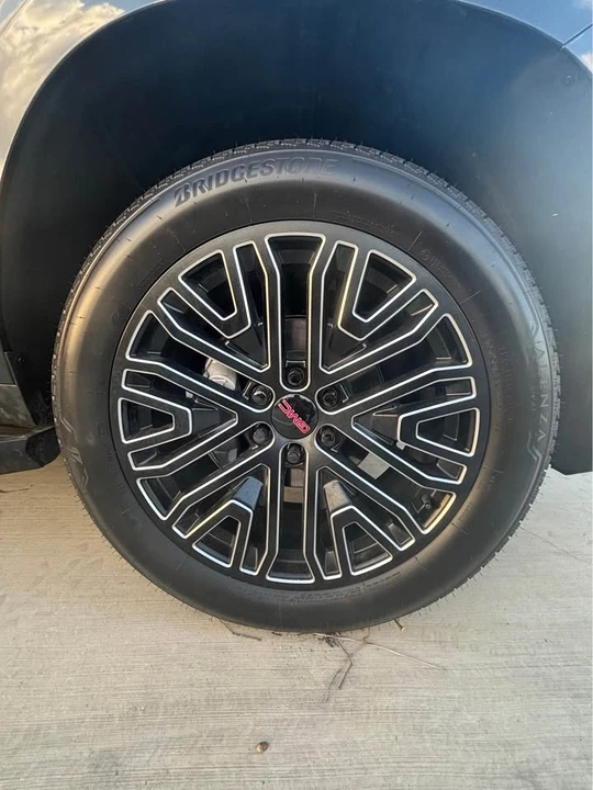 2026 GMC Yukon 5th Gen - Image 3 of 11