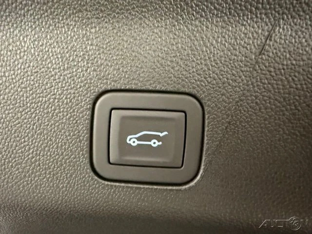 2026 GMC Yukon 5th Gen - Image 9 of 21