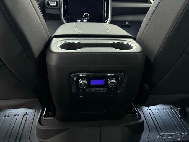2026 GMC Yukon 5th Gen - Image 19 of 21