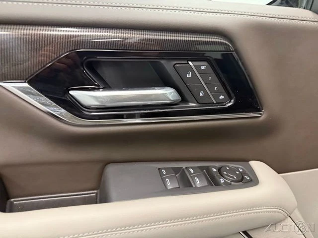 2026 GMC Yukon 5th Gen - Image 15 of 21